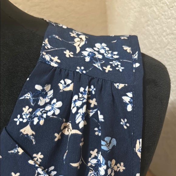 Atmosphere Size 2 Blue Floral Sleeveless Top!! - Picture 5 of 9